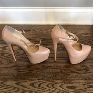 CHRISTIAN LOUBOUTIN sz 37 nude leather LADY DAF